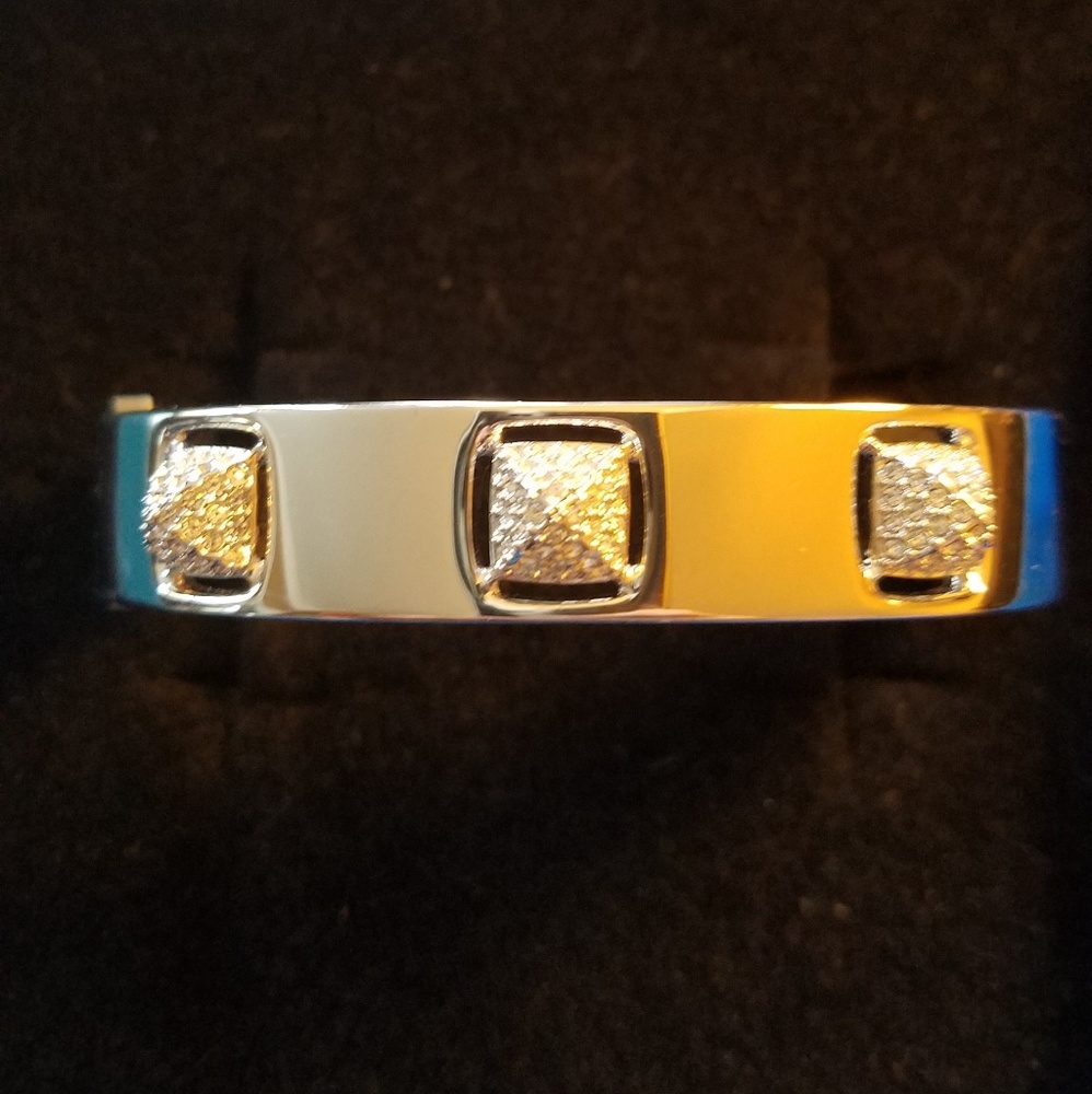 Swarovski Tactic bangle NWOT